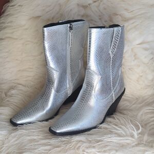 SCOOP - Silver Women's Western Ankle Boots